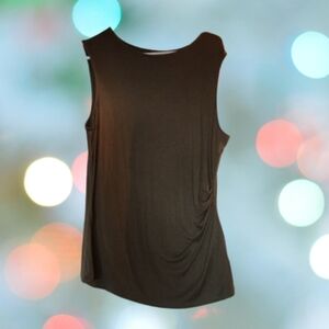 Side pleat sleeveless top